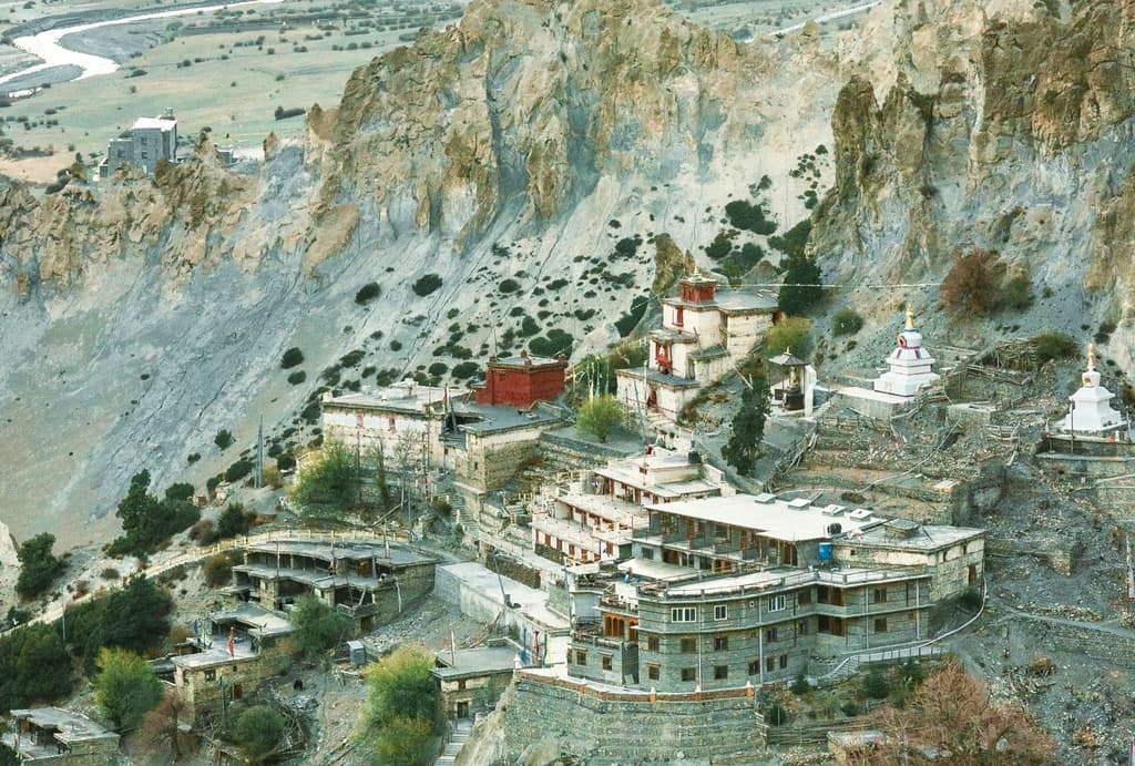 Luxury Manang Trek