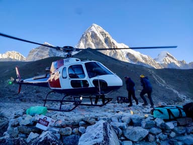 Everest Helicopter Return 2
