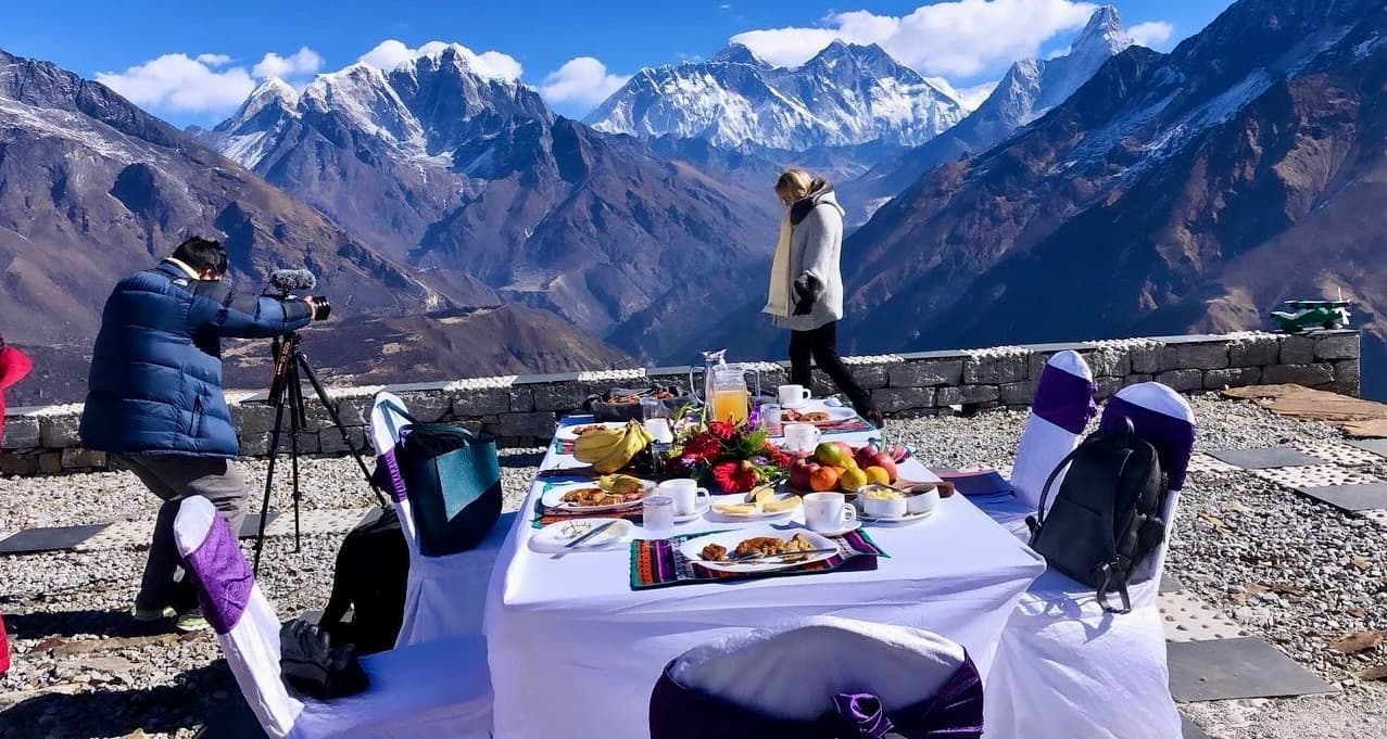 Everest Breakfast Helicopter