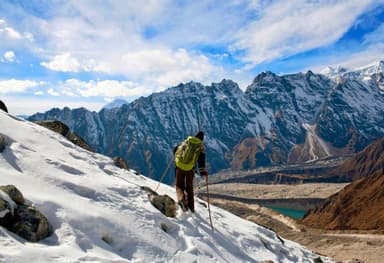 Cross Larkya La Pass 7