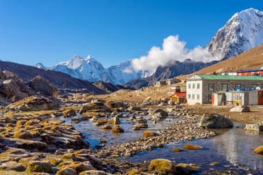 Trek from Dingboche to Lobuche 1