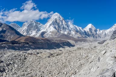 Trek from Dingboche to Lobuche 9