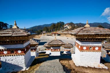 Drive from Thimphu to Punakha via Dochula Pass 6