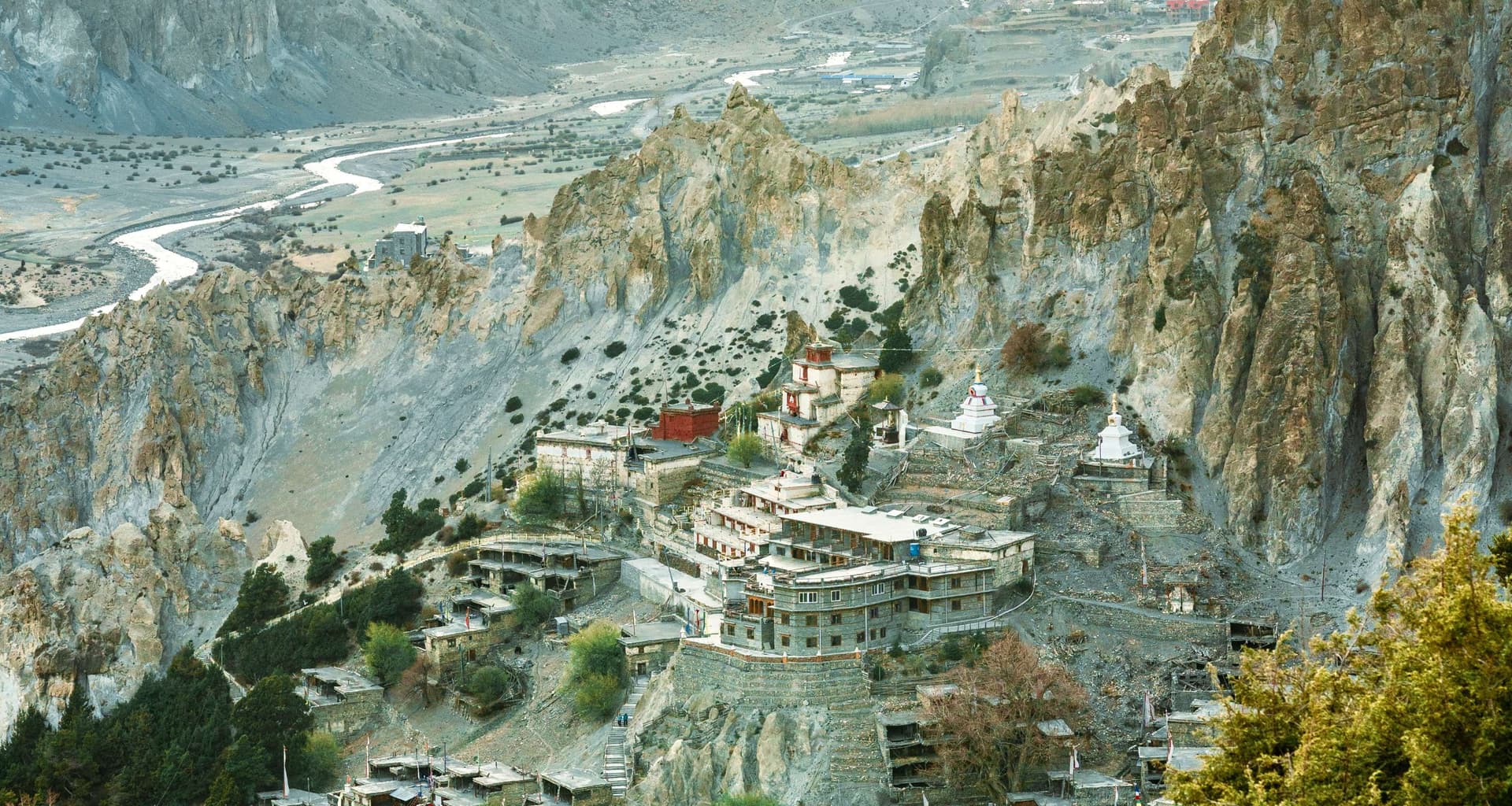 Manag Luxury Trek 1