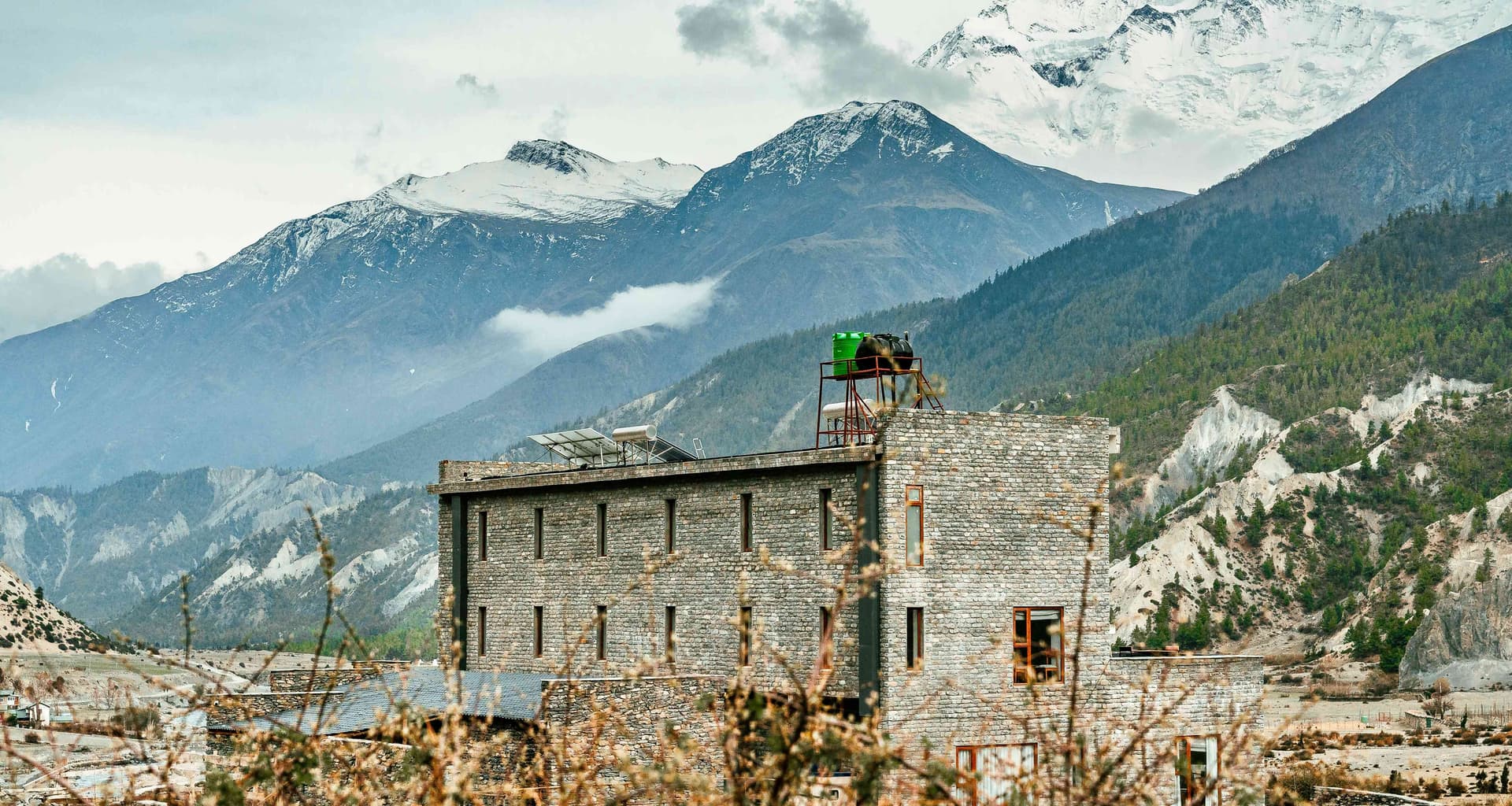 Manag Luxury Trek 16
