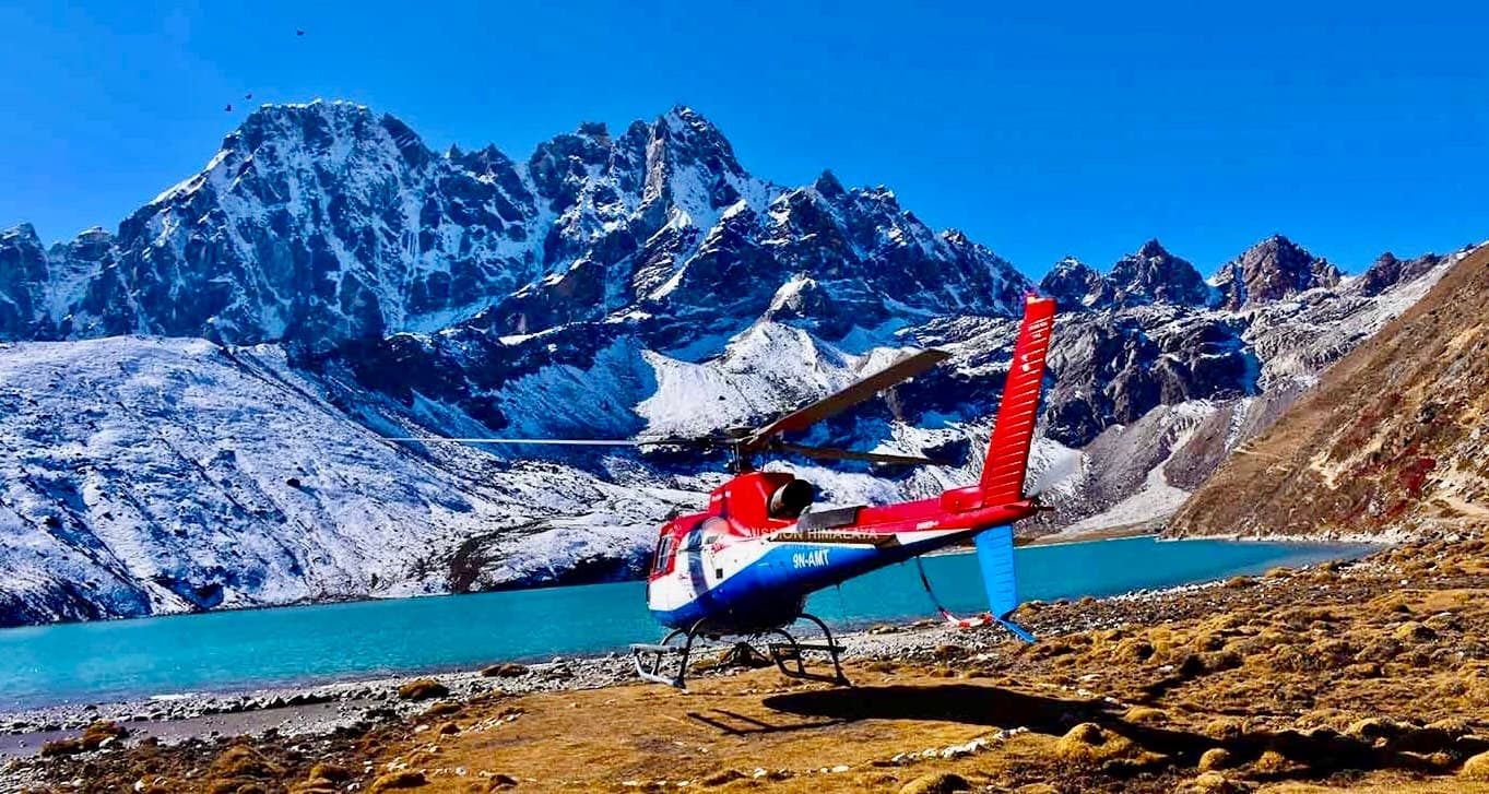 Everest and gokyo heli