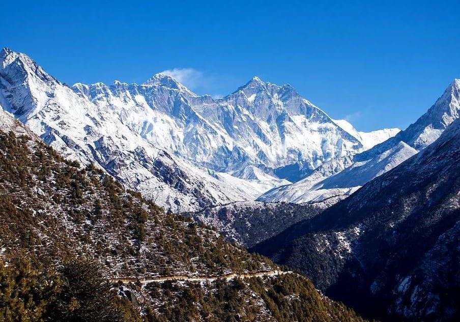 Lobuche Peak vs Everest Base Camp Trek: Choosing Your Himalayan Adventure