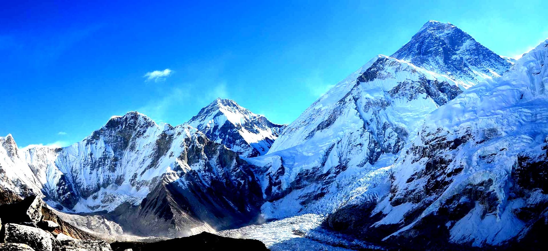 Pokalde Peak(5,806 meters)