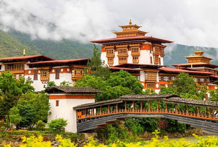 Bhutan Travel Guide – Essential Tips Before You Visit