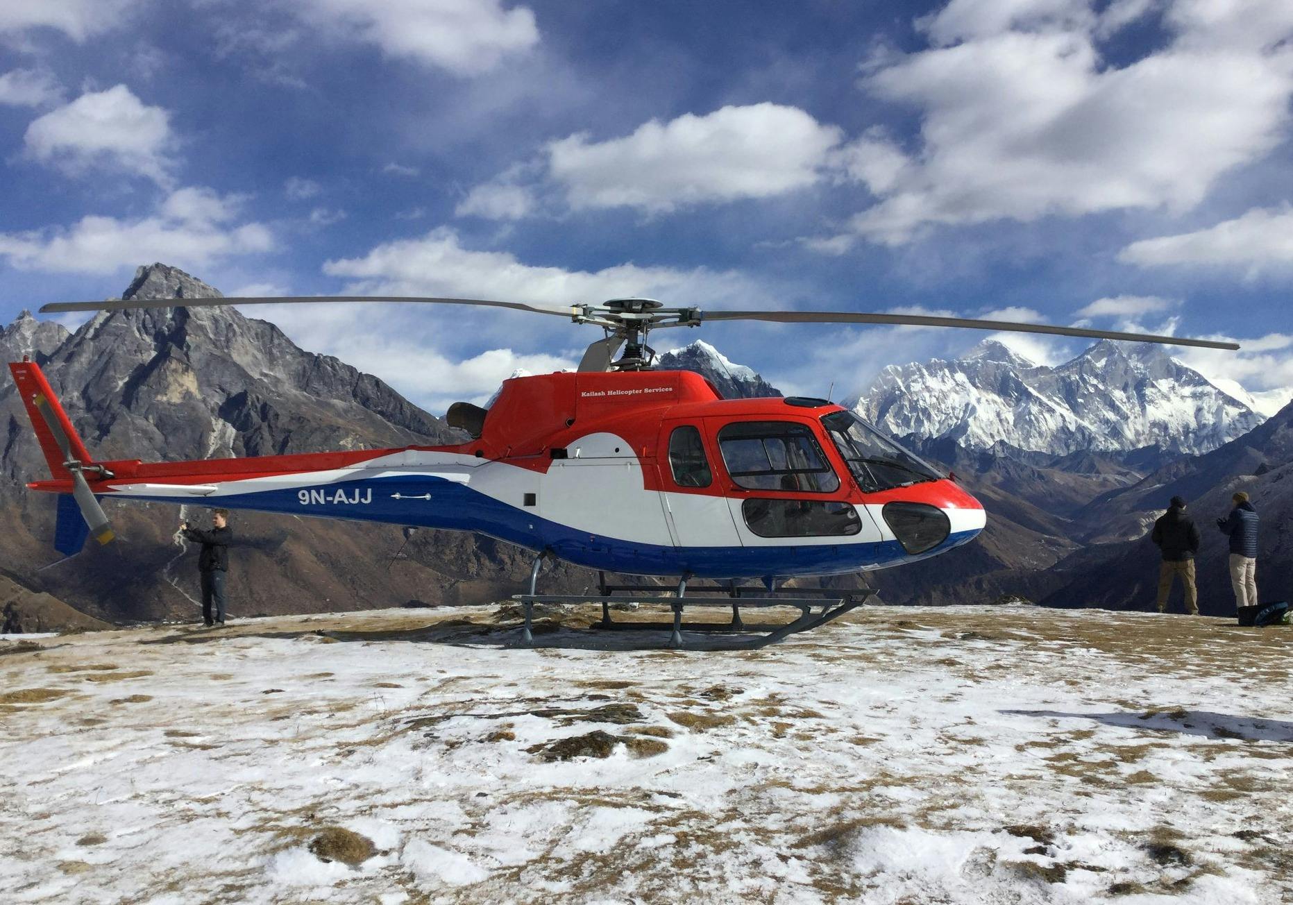 Helicopter models and Companies for Everest Helicopter Tour